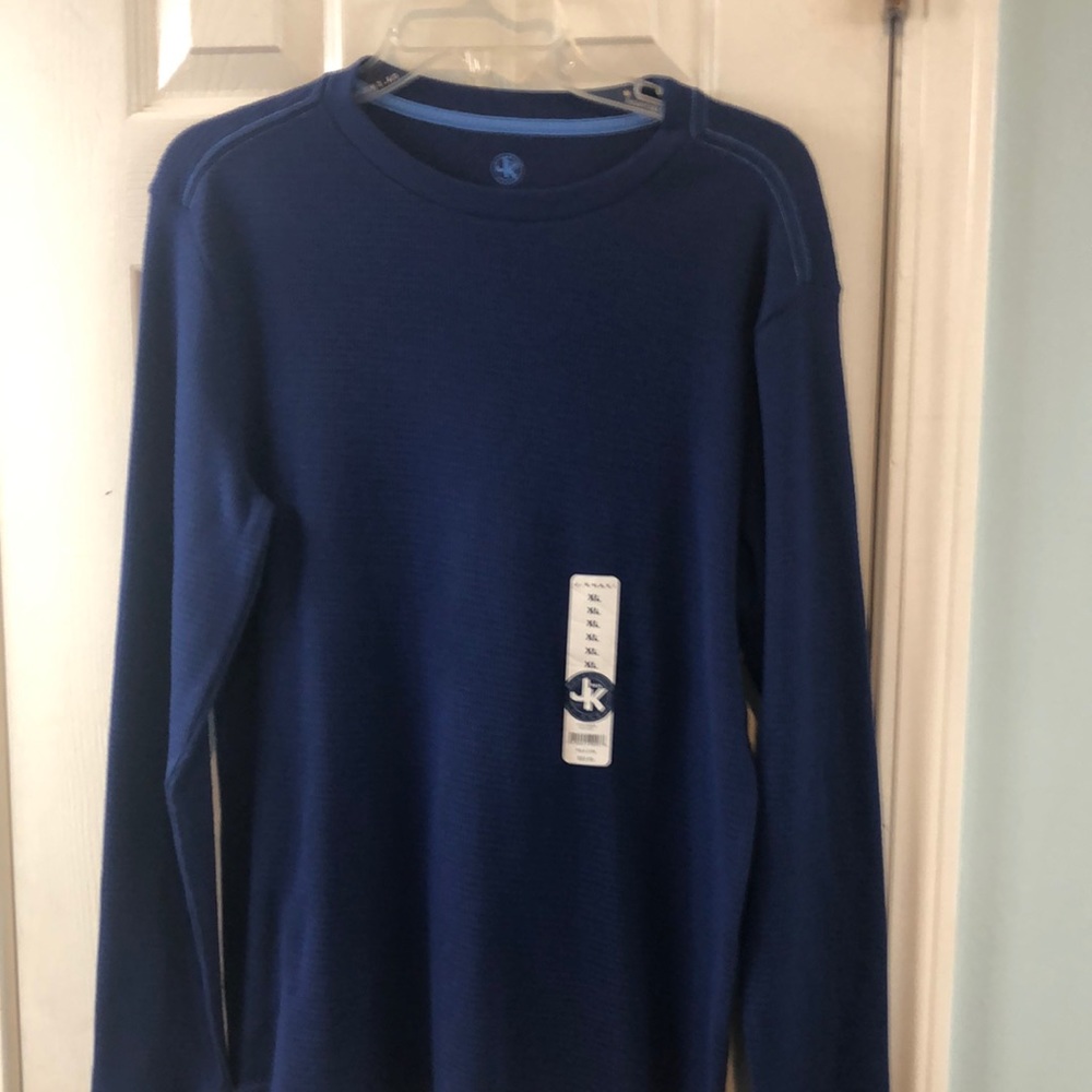 Boys long sleeve t-shirt.  XL (16)